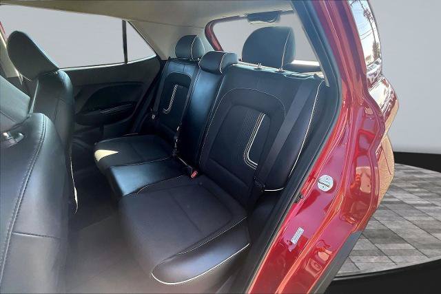 Used 2023 Hyundai Venue Limited FWD image 26