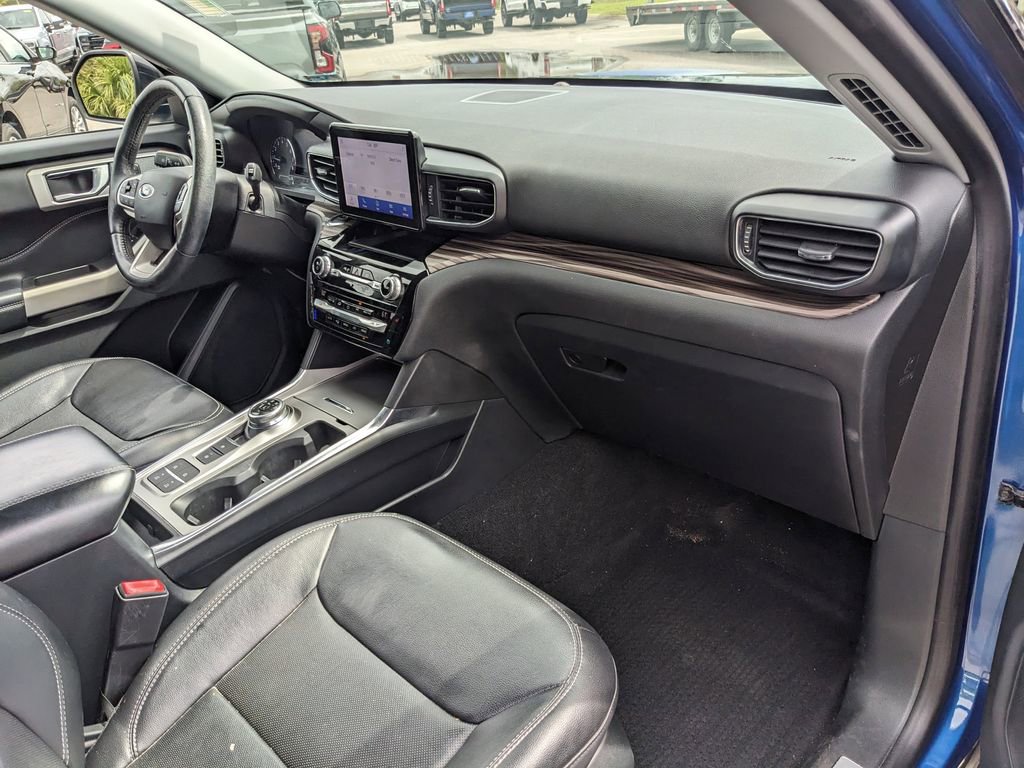 Certified 2021 Ford Explorer Limited w/ Equipment Group 301A image 12