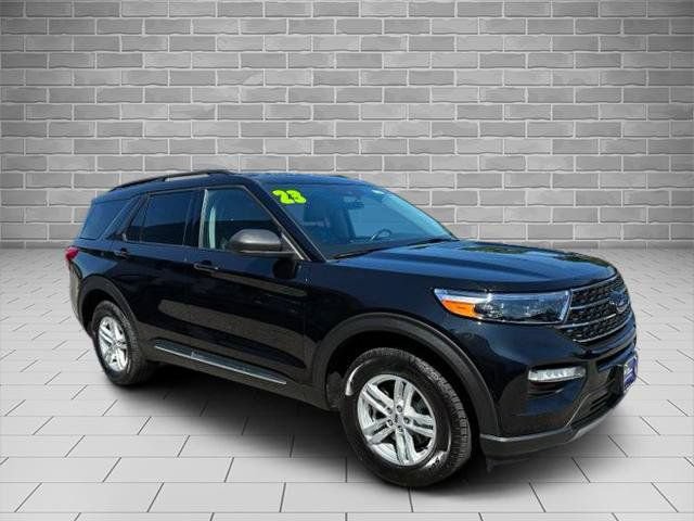 Certified 2023 Ford Explorer XLT w/ Equipment Group 202A AWD/4WD image 3