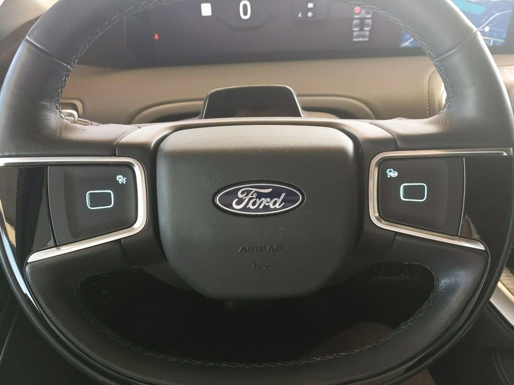 Certified 2025 Ford Expedition Platinum AWD/4WD image 19