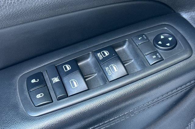 Used 2019 Jeep Grand Cherokee Altitude AWD/4WD image 14