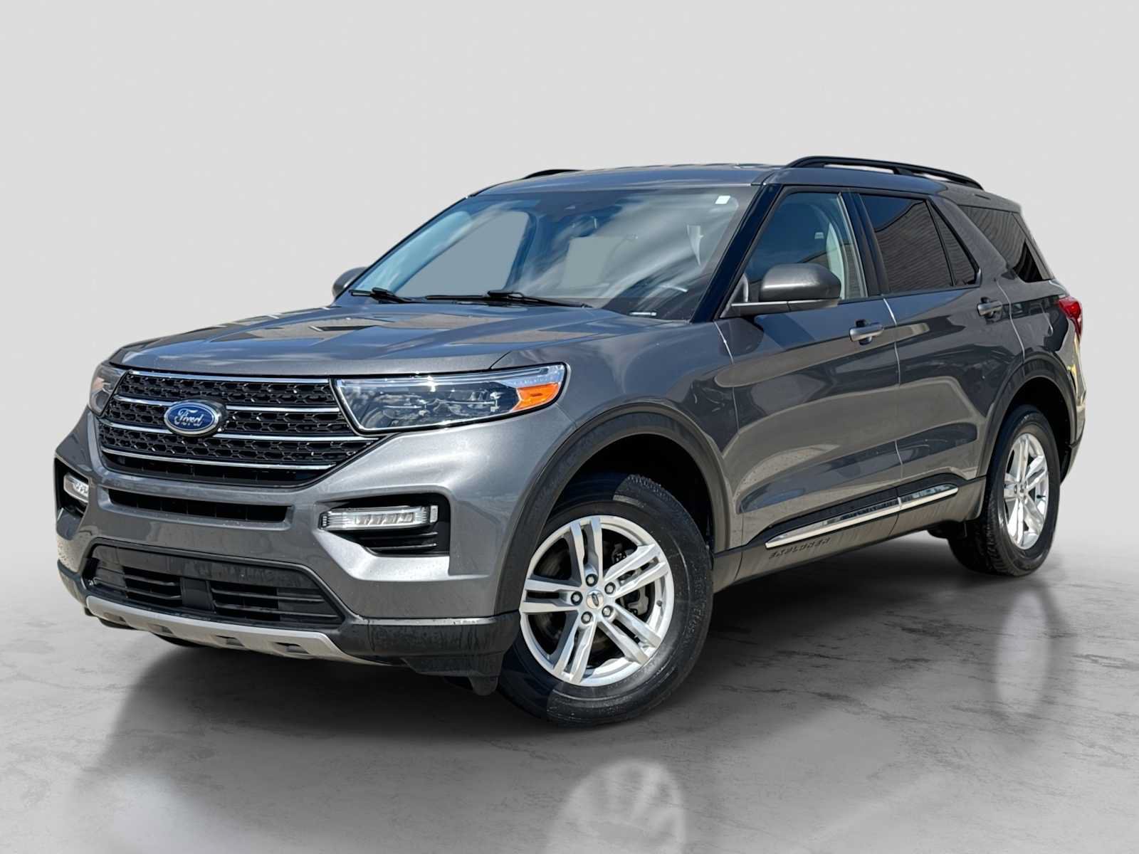 Certified 2022 Ford Explorer XLT w/ Equipment Group 202A