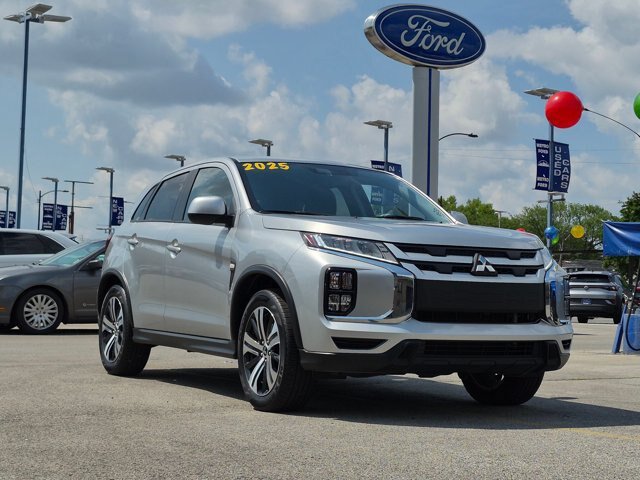 Used 2025 Mitsubishi Outlander Sport ES AWD/4WD image 2