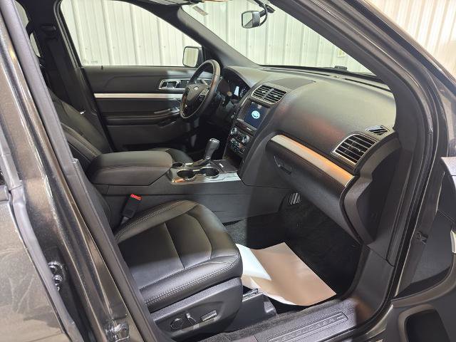 Certified 2017 Ford Explorer XLT w/ Equipment Group 202A image 33