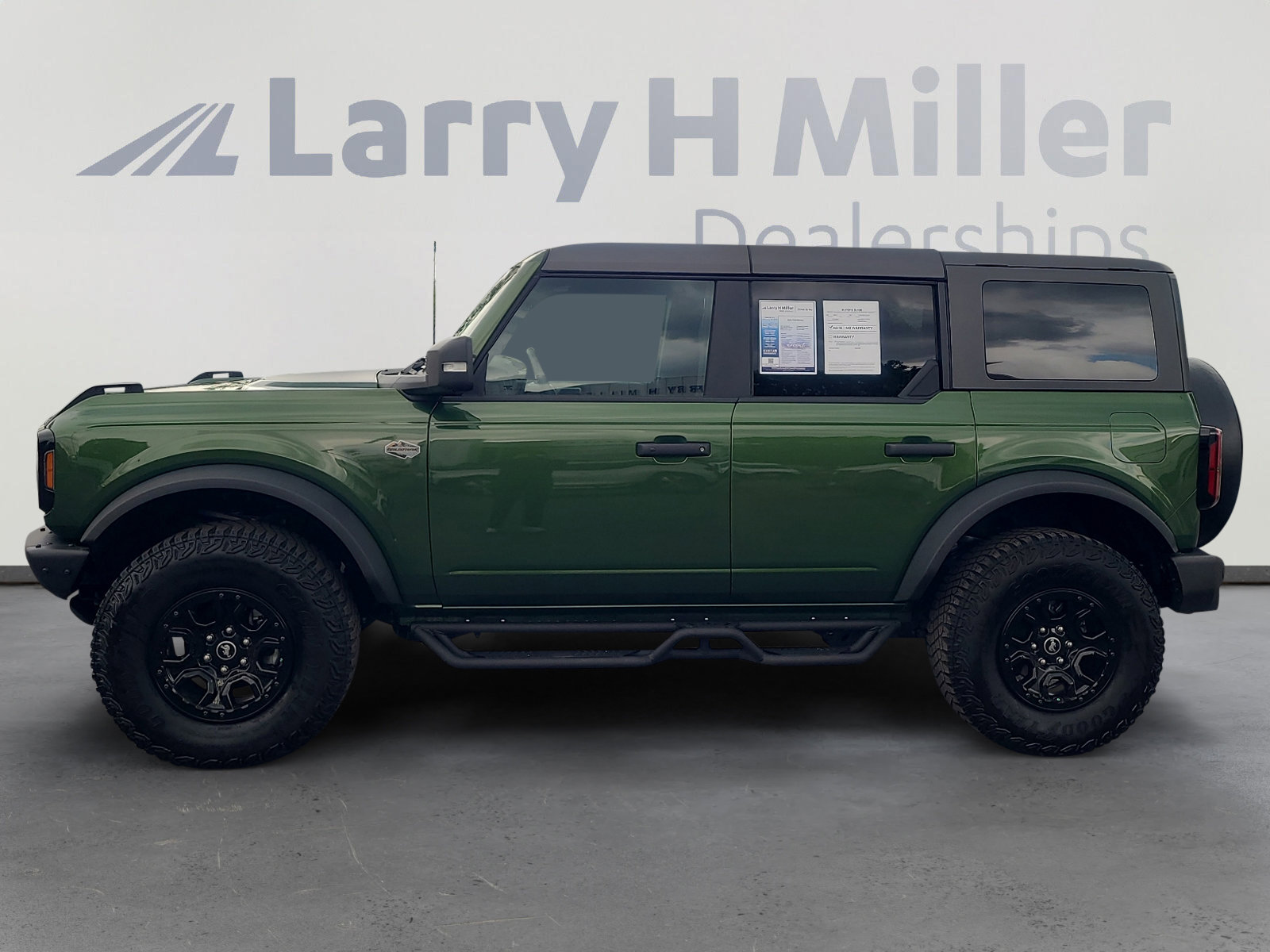 Certified 2024 Ford Bronco Wildtrak AWD/4WD image 2