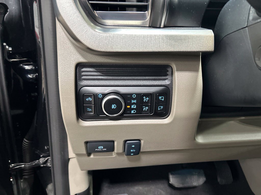 Certified 2025 Ford F350 Platinum w/ Platinum Plus Package AWD/4WD image 13
