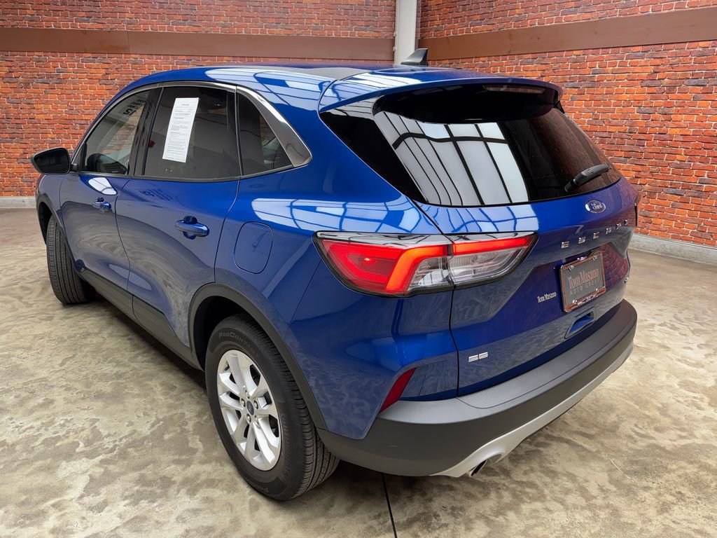Certified 2022 Ford Escape SE w/ Convenience Package image 3