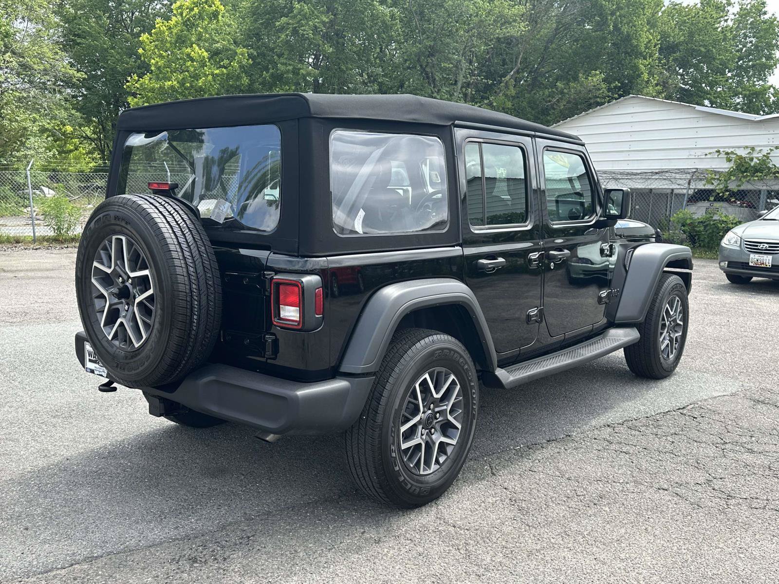 Used 2024 Jeep Wrangler Unlimited Sport AWD/4WD image 6