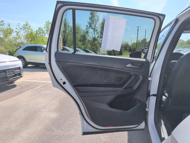 Used 2022 Volkswagen Tiguan SE R-Line AWD/4WD image 13