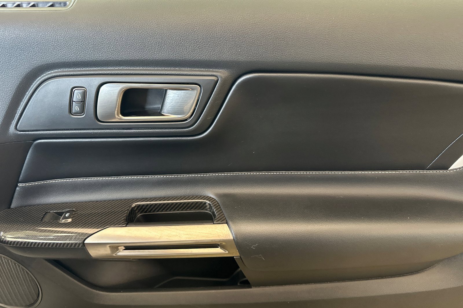 Certified 2021 Ford Mustang Shelby GT500 w/ Technology Package image 17