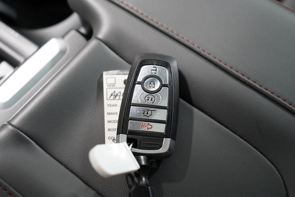 Certified 2025 Ford Expedition Active AWD/4WD image 30