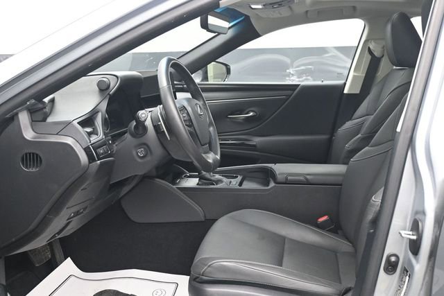 Used 2024 Lexus ES 350 w/ Premium Package FWD image 6