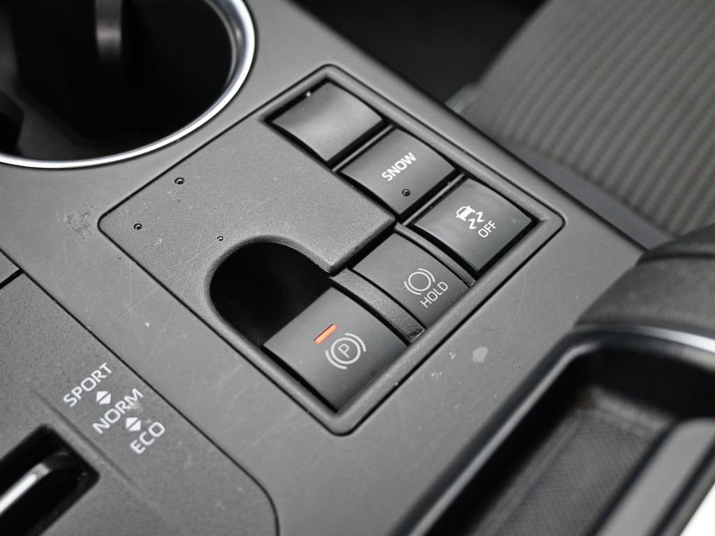 Used 2024 Toyota Highlander LE image 45