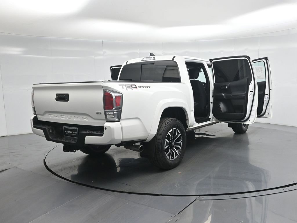 Used 2021 Toyota Tacoma TRD Sport w/ Technology Package image 10
