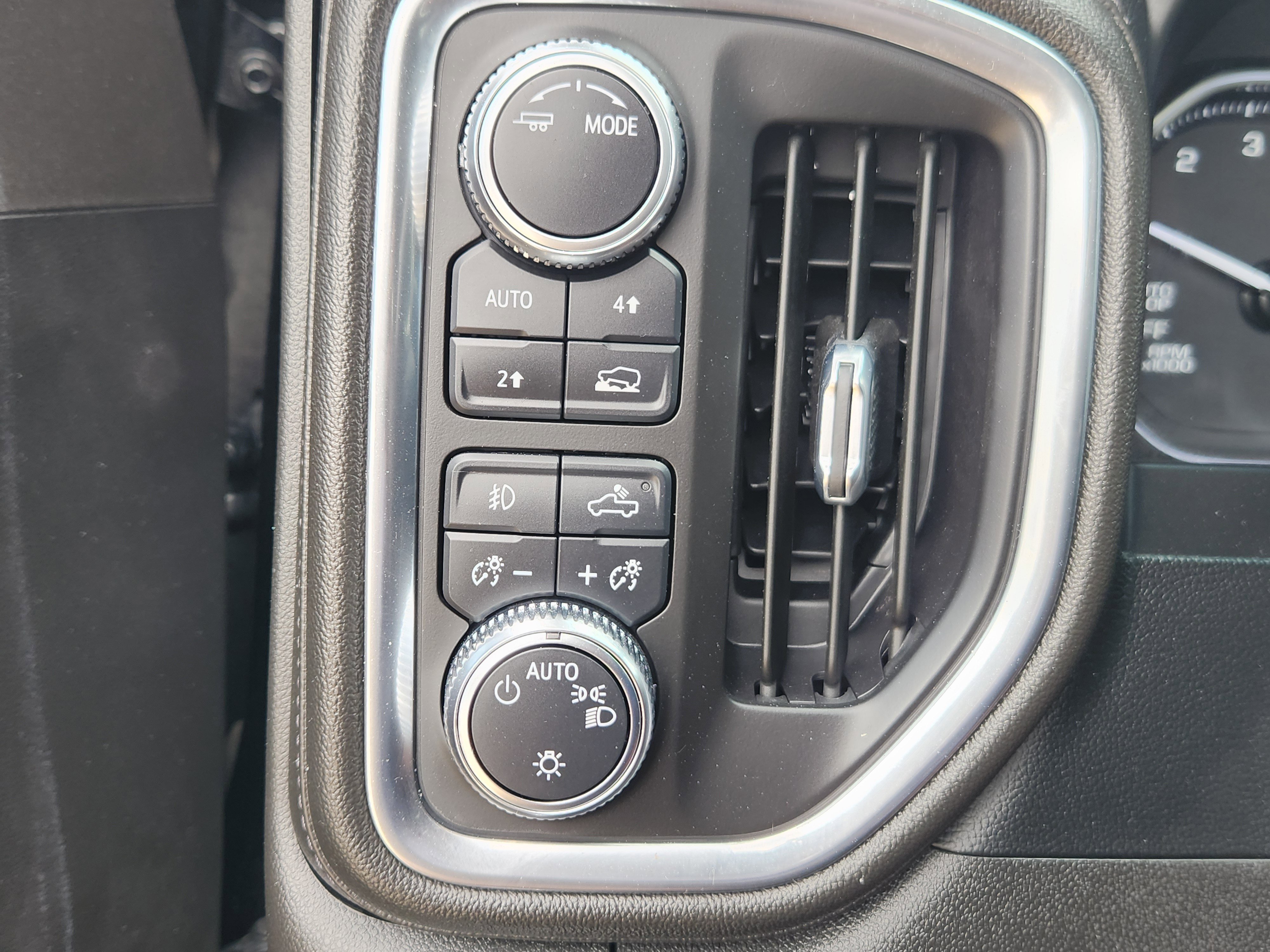 Used 2022 GMC Sierra 1500 Elevation w/ LPO, Elevation Black Package image 17