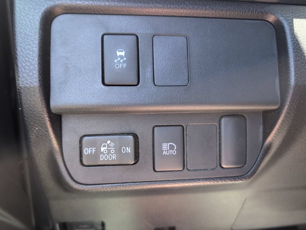 Used 2023 Toyota Tacoma SR5 AWD/4WD image 26