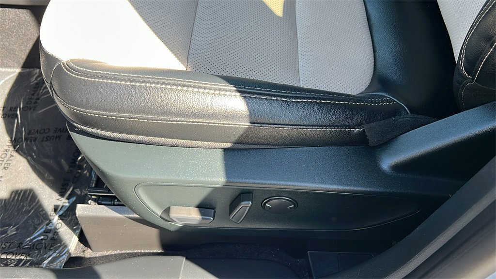 Certified 2022 Ford Escape Titanium w/ Titanium Premium Package image 18