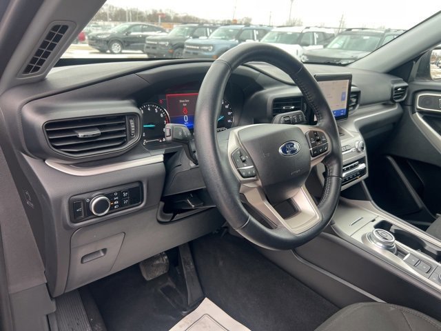 Certified 2023 Ford Explorer XLT w/ Class IV Trailer Tow Package image 8