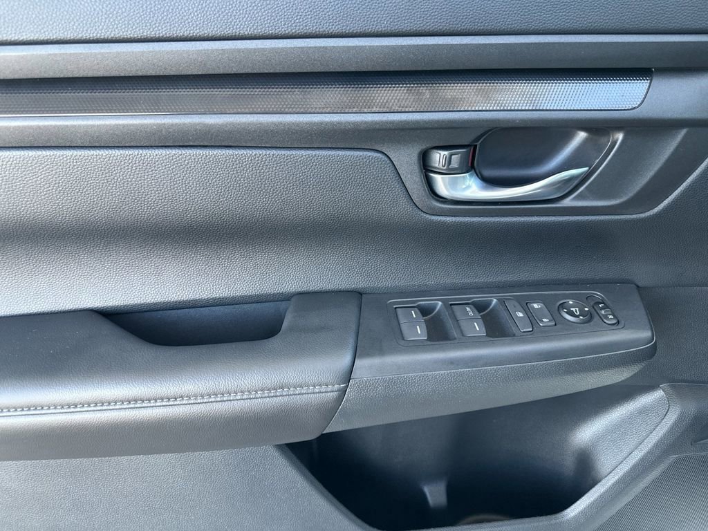 Used 2025 Honda CR-V LX image 10