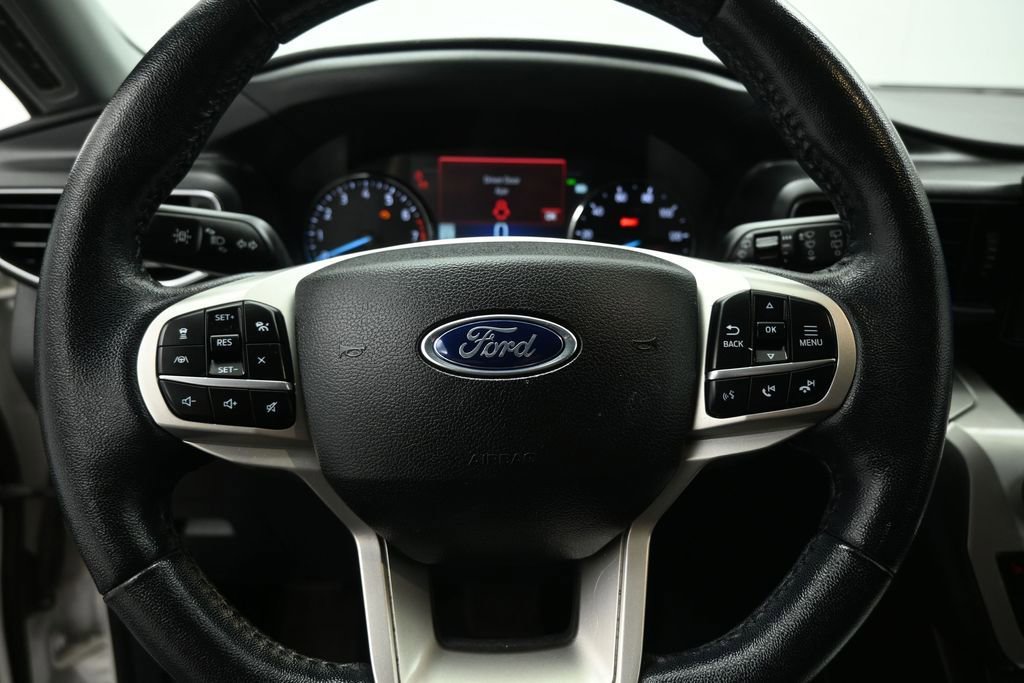 Certified 2021 Ford Explorer XLT w/ Equipment Group 202A RWD image 13
