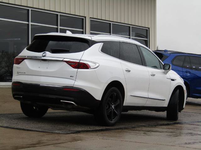 Used 2024 Buick Enclave Essence w/ Sport Touring Edition AWD/4WD image 3