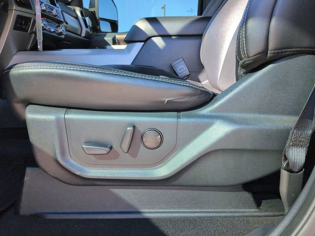 Certified 2022 Ford F250 Lariat w/ Black Appearance Package image 21