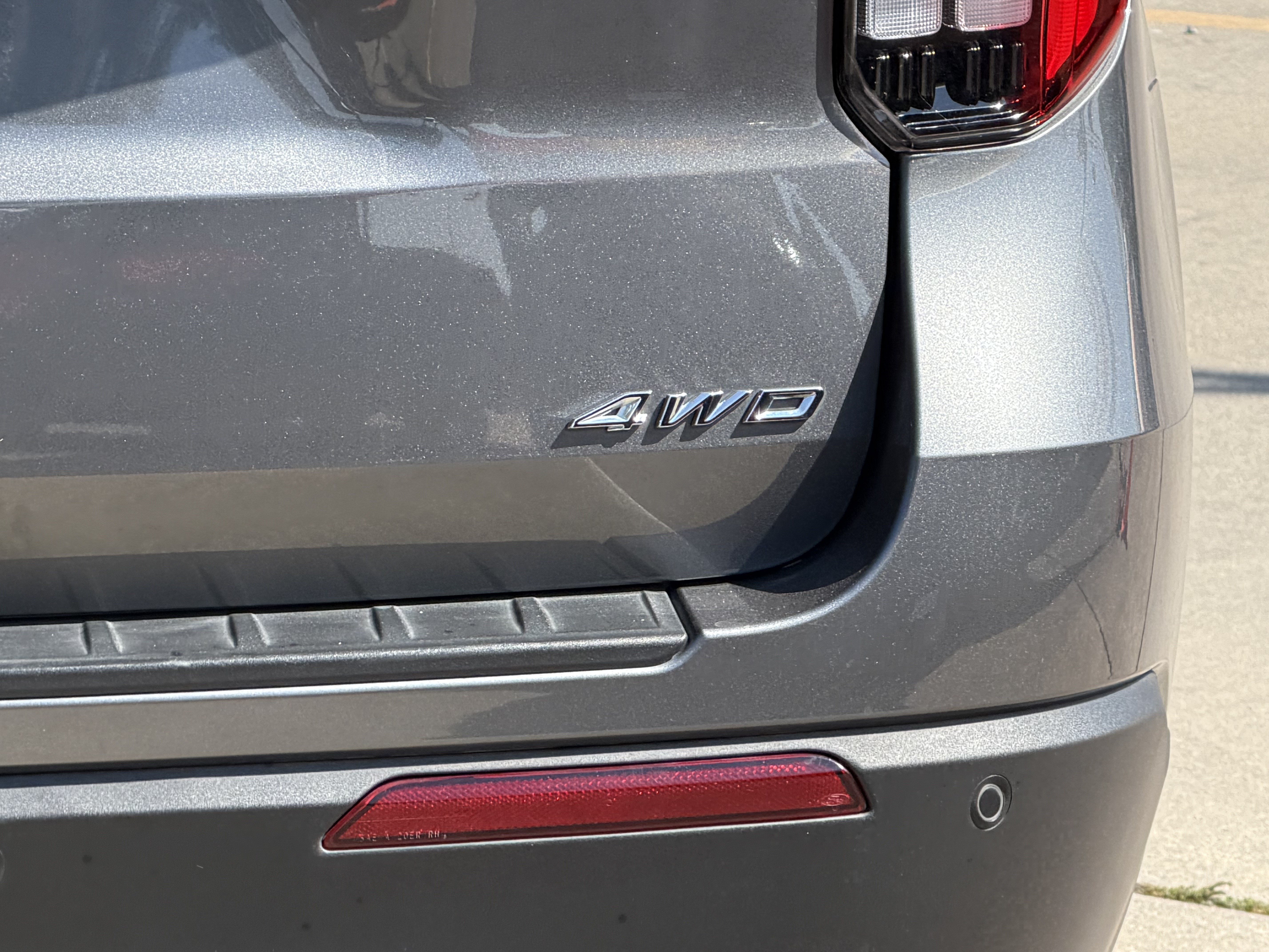 Certified 2025 Ford Explorer ST-Line AWD/4WD image 7