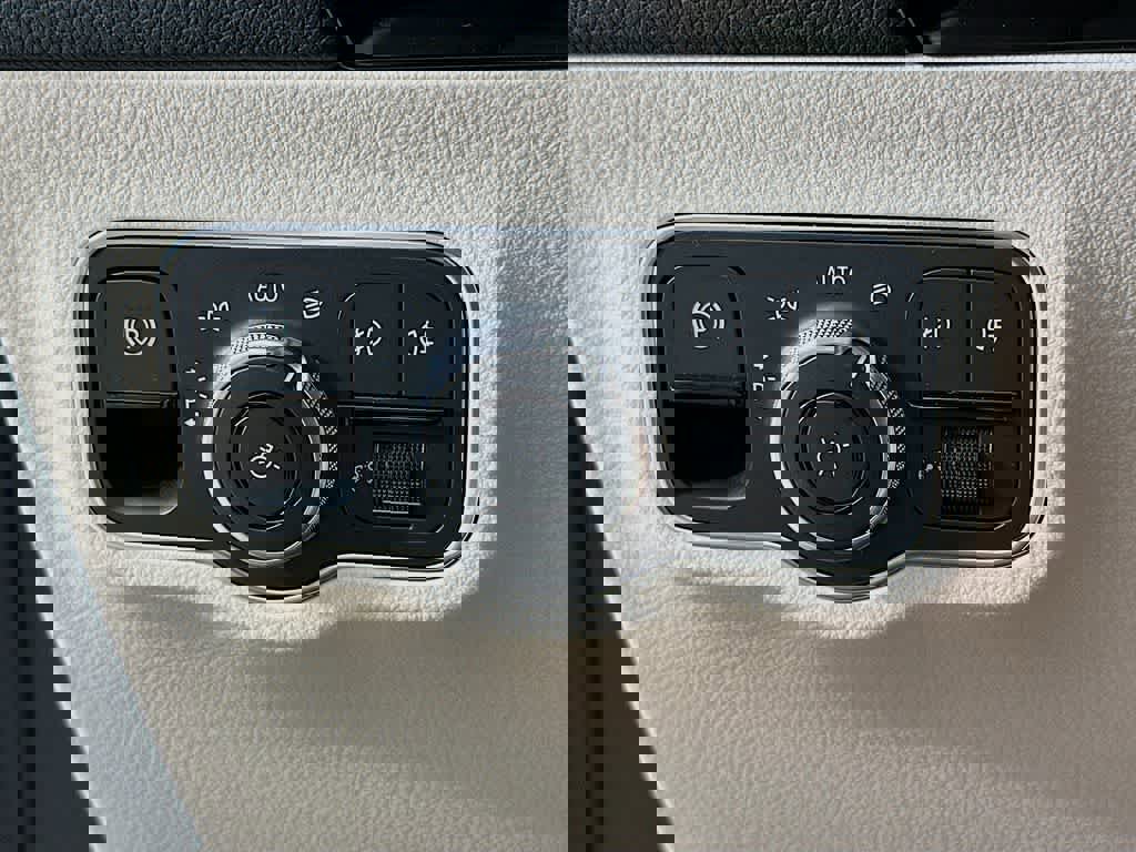 Used 2025 Mercedes-Benz GLA 250 4MATIC image 27