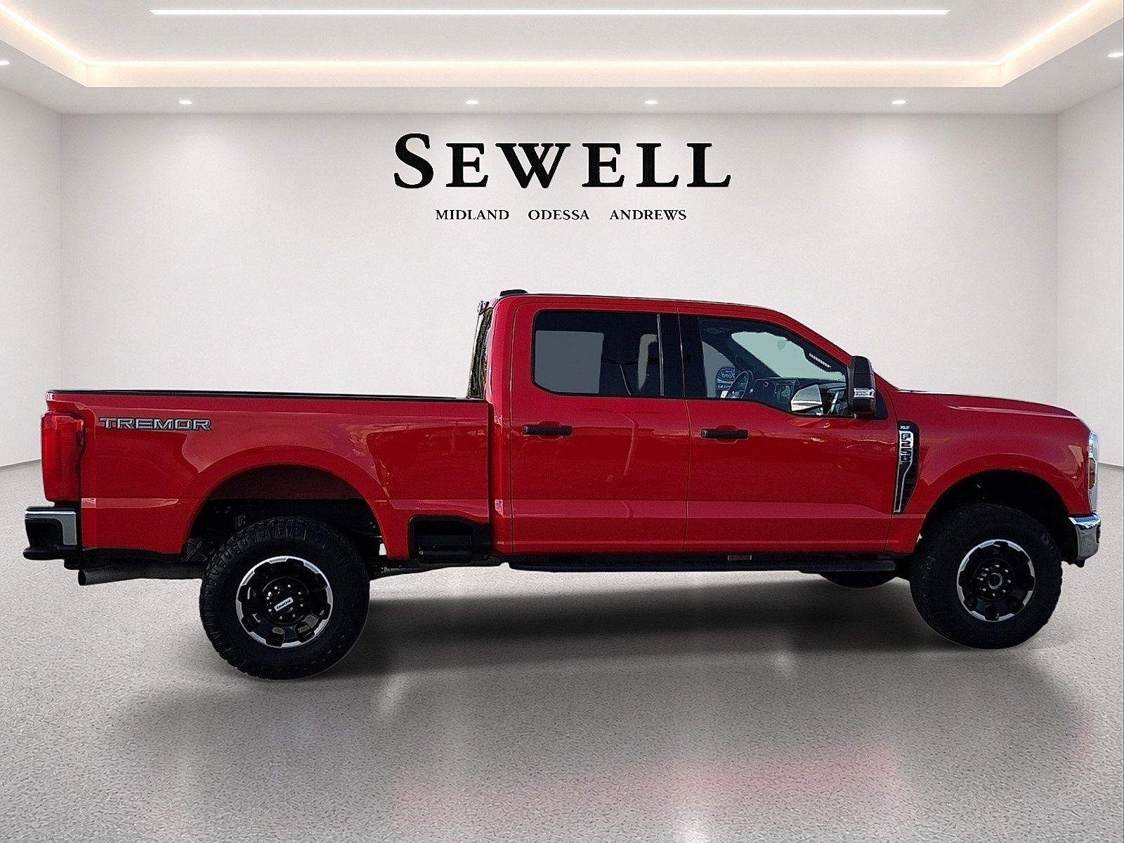 Certified 2025 Ford F250 XLT w/ Tremor Off-Road Package AWD/4WD image 5