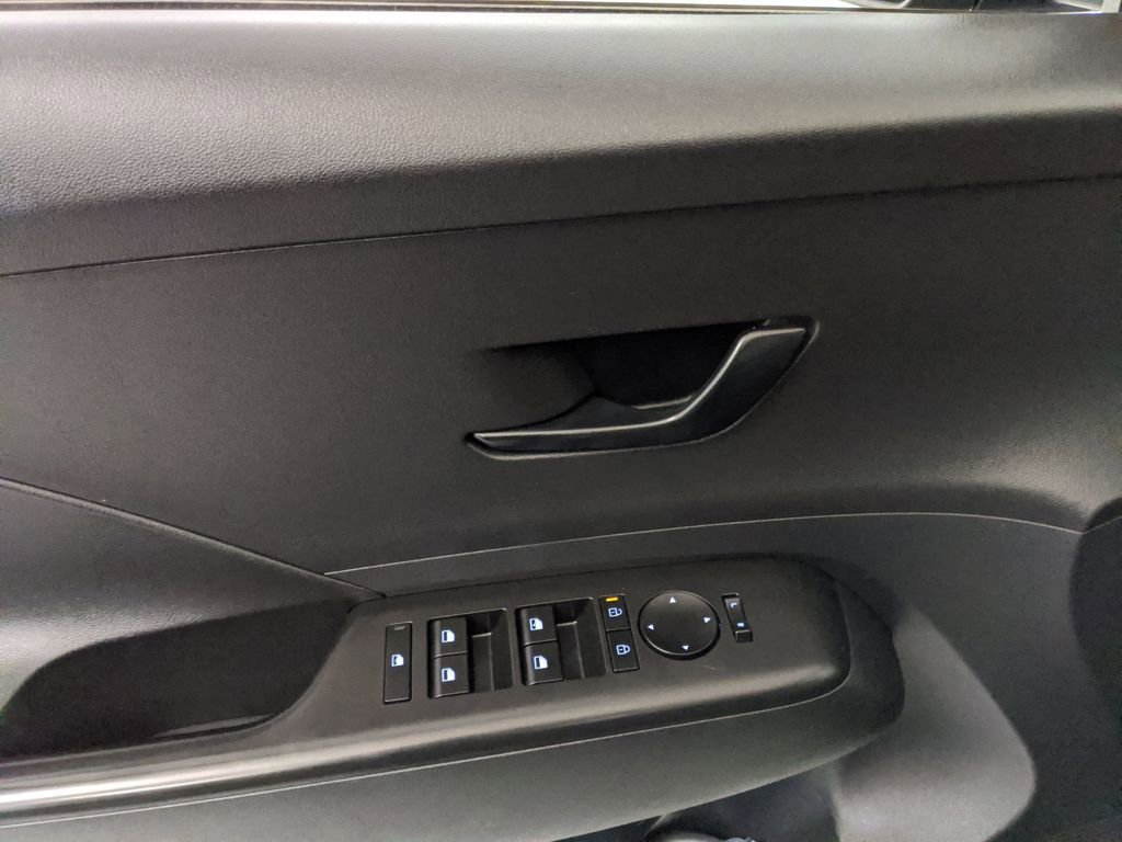 Used 2024 Hyundai Kona SEL image 21