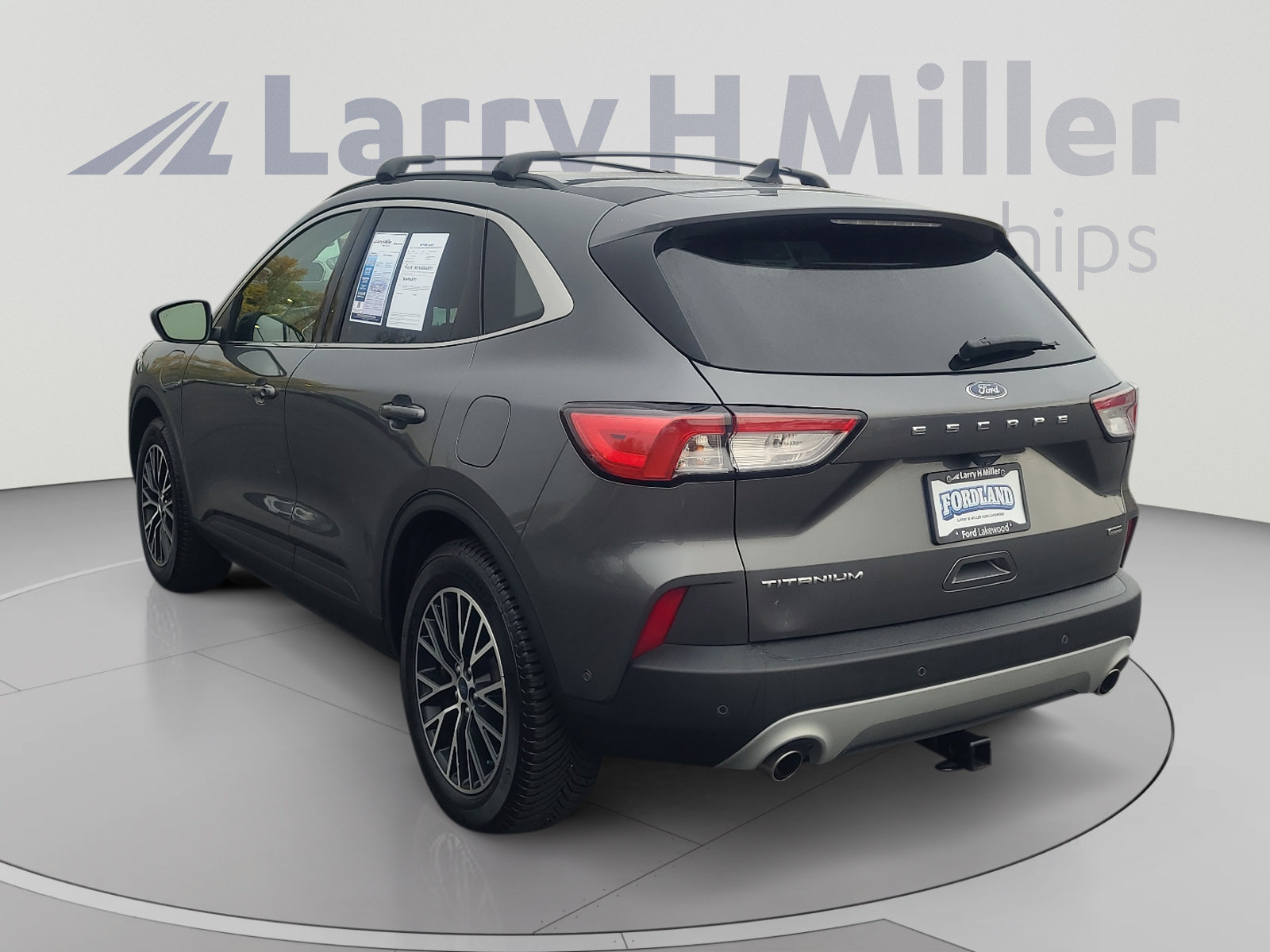 Certified 2022 Ford Escape Titanium w/ Titanium Premium Package FWD image 3