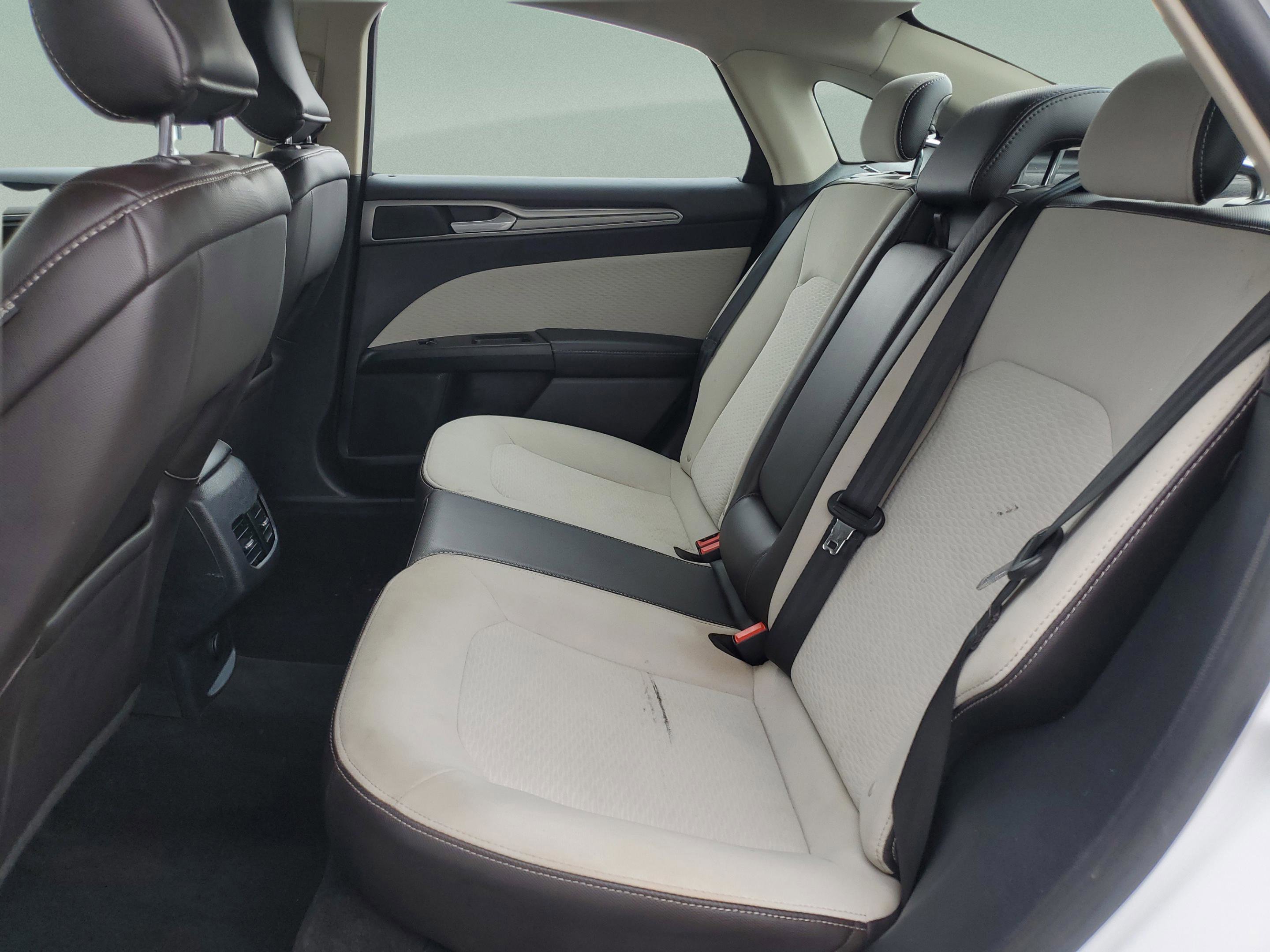 Certified 2019 Ford Fusion SE w/ Equipment Group 151A image 12