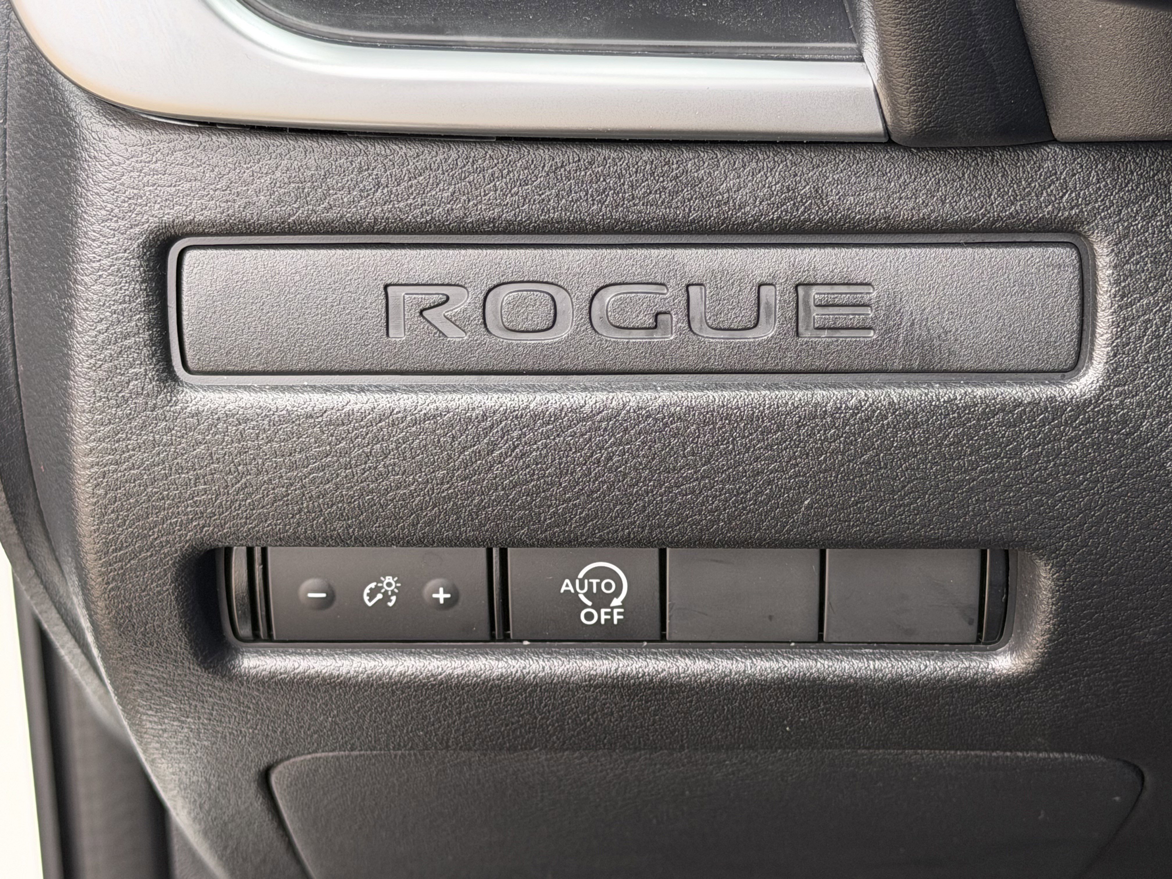 Used 2023 Nissan Rogue S FWD image 20