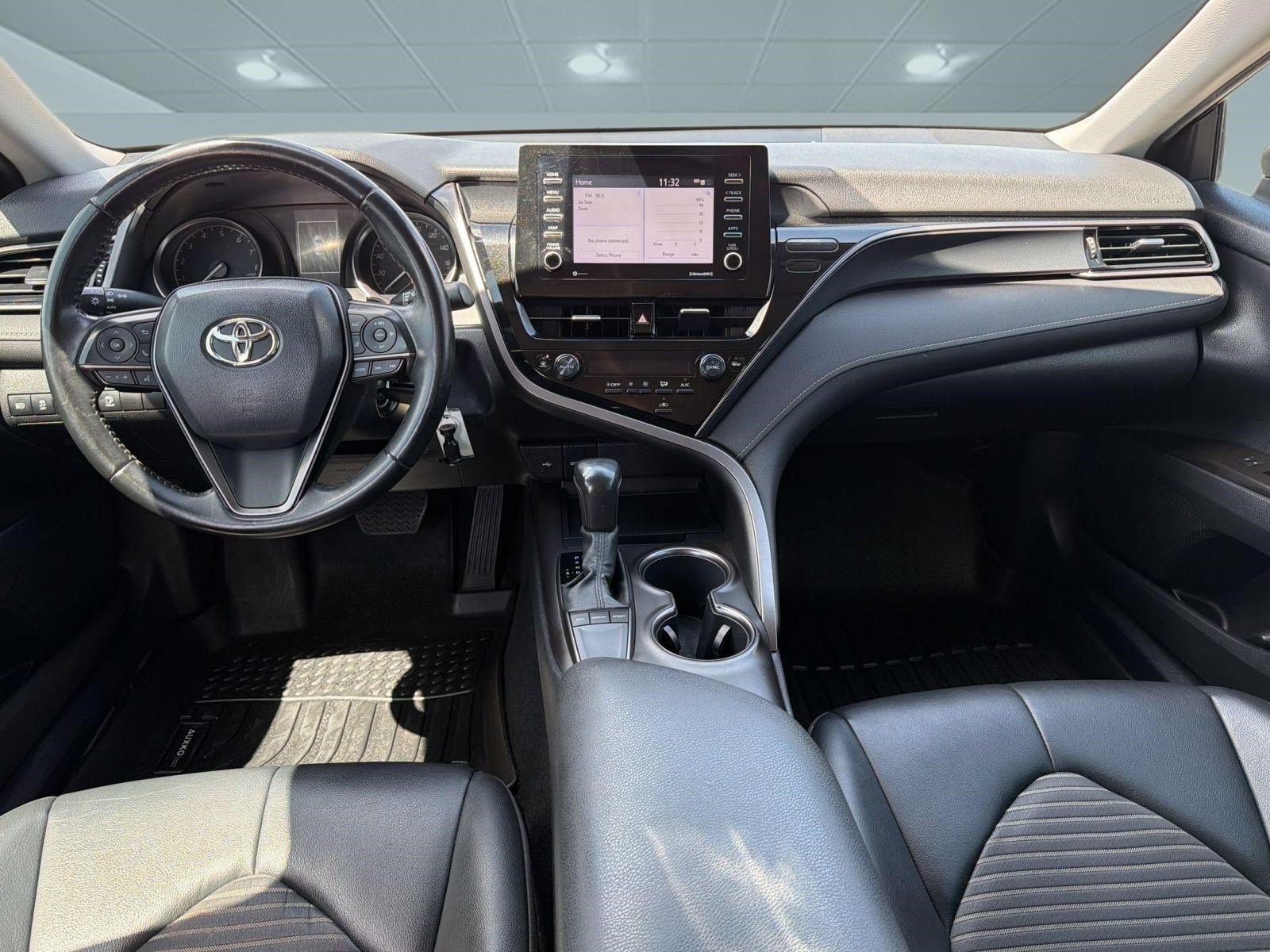 Used 2022 Toyota Camry SE FWD image 16