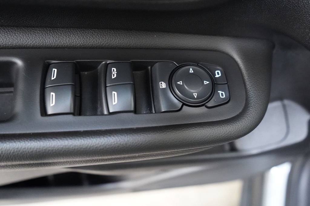 Used 2024 GMC Terrain SLE AWD/4WD image 29