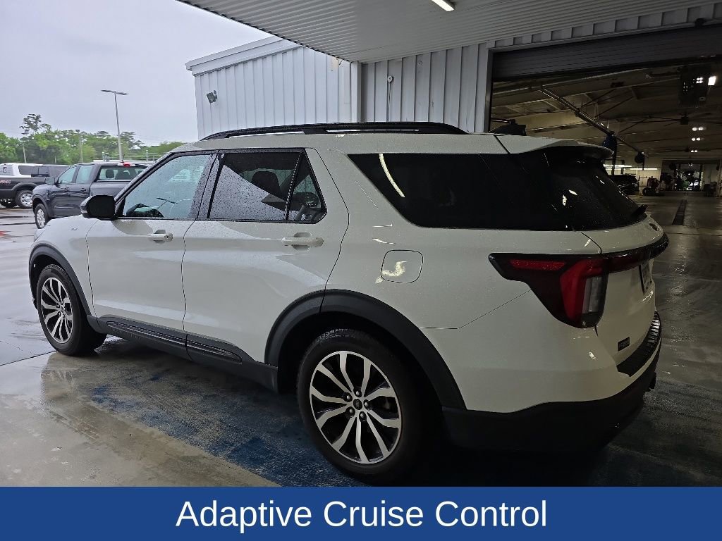 Certified 2025 Ford Explorer ST-Line RWD image 5