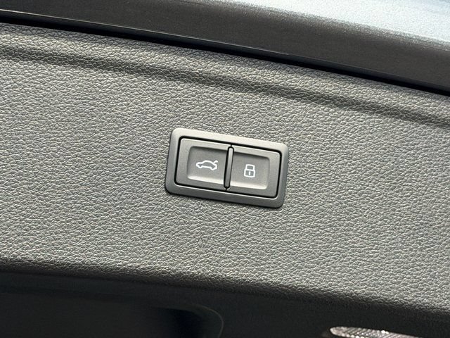 Used 2024 Audi SQ5 Prestige AWD/4WD image 36