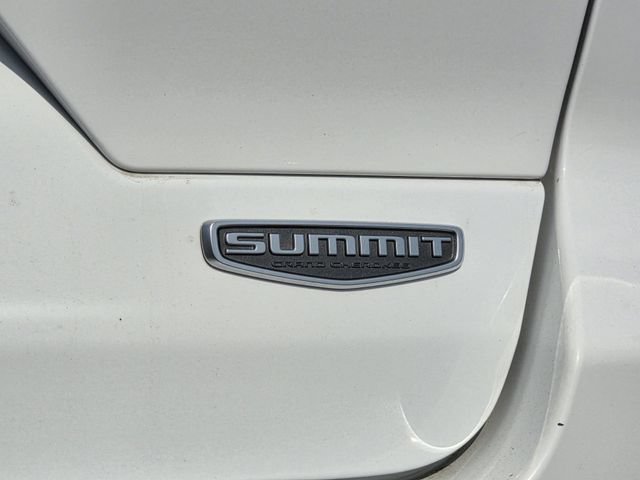 Used 2023 Jeep Grand Cherokee Summit w/ Luxury Tech Group V RWD image 37