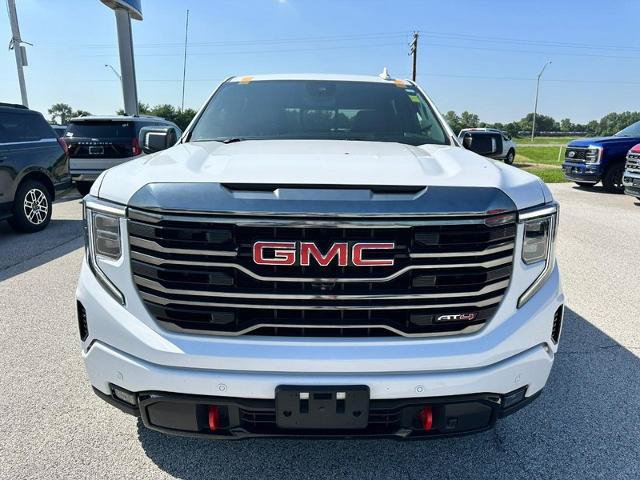 Used 2023 GMC Sierra 1500 AT4 w/ AT4 Premium Package AWD/4WD image 9