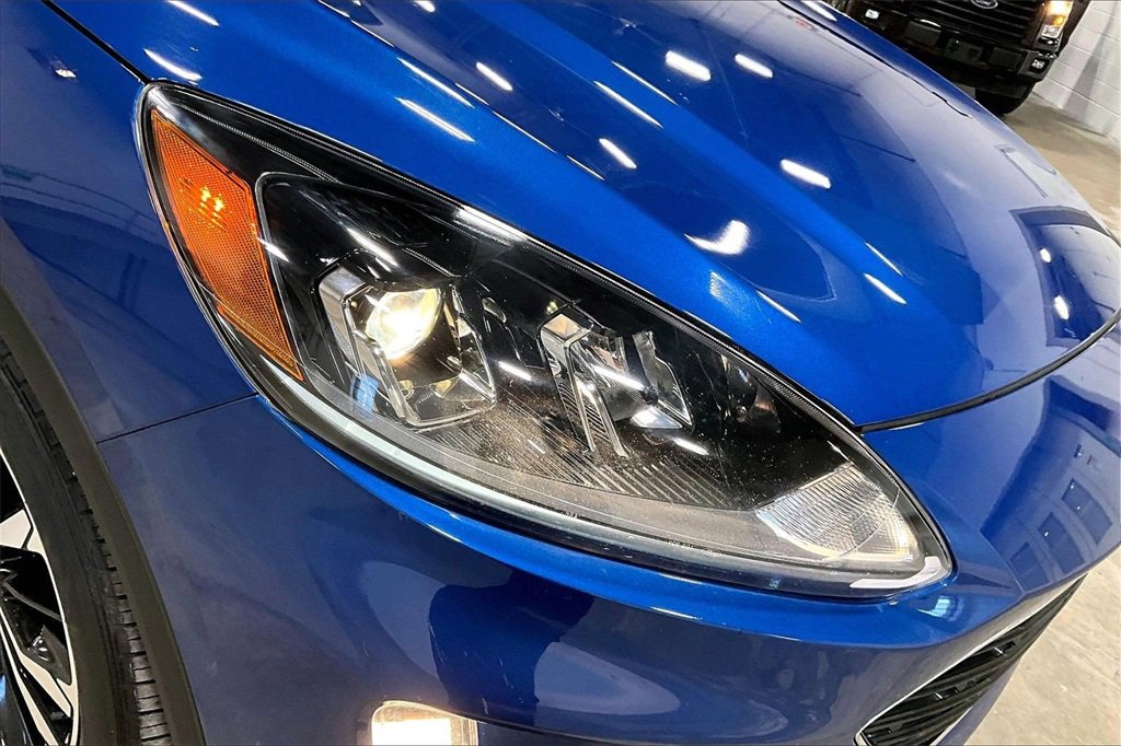 Certified 2022 Ford Escape SEL w/ SEL Stealth AWD Package image 28