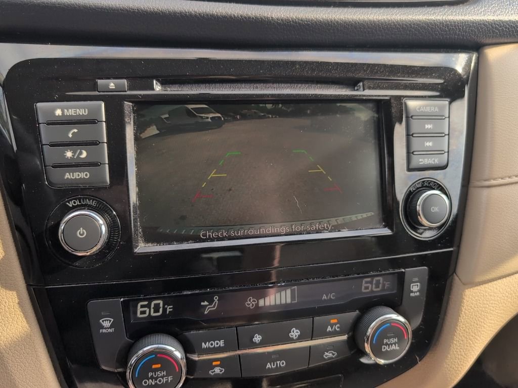 Used 2018 Nissan Rogue SV image 17