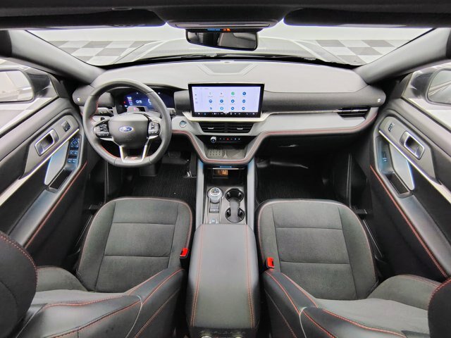 Certified 2025 Ford Explorer ST AWD/4WD image 2