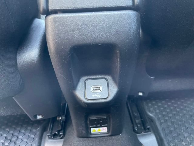 Used 2018 Jeep Renegade Altitude AWD/4WD image 36