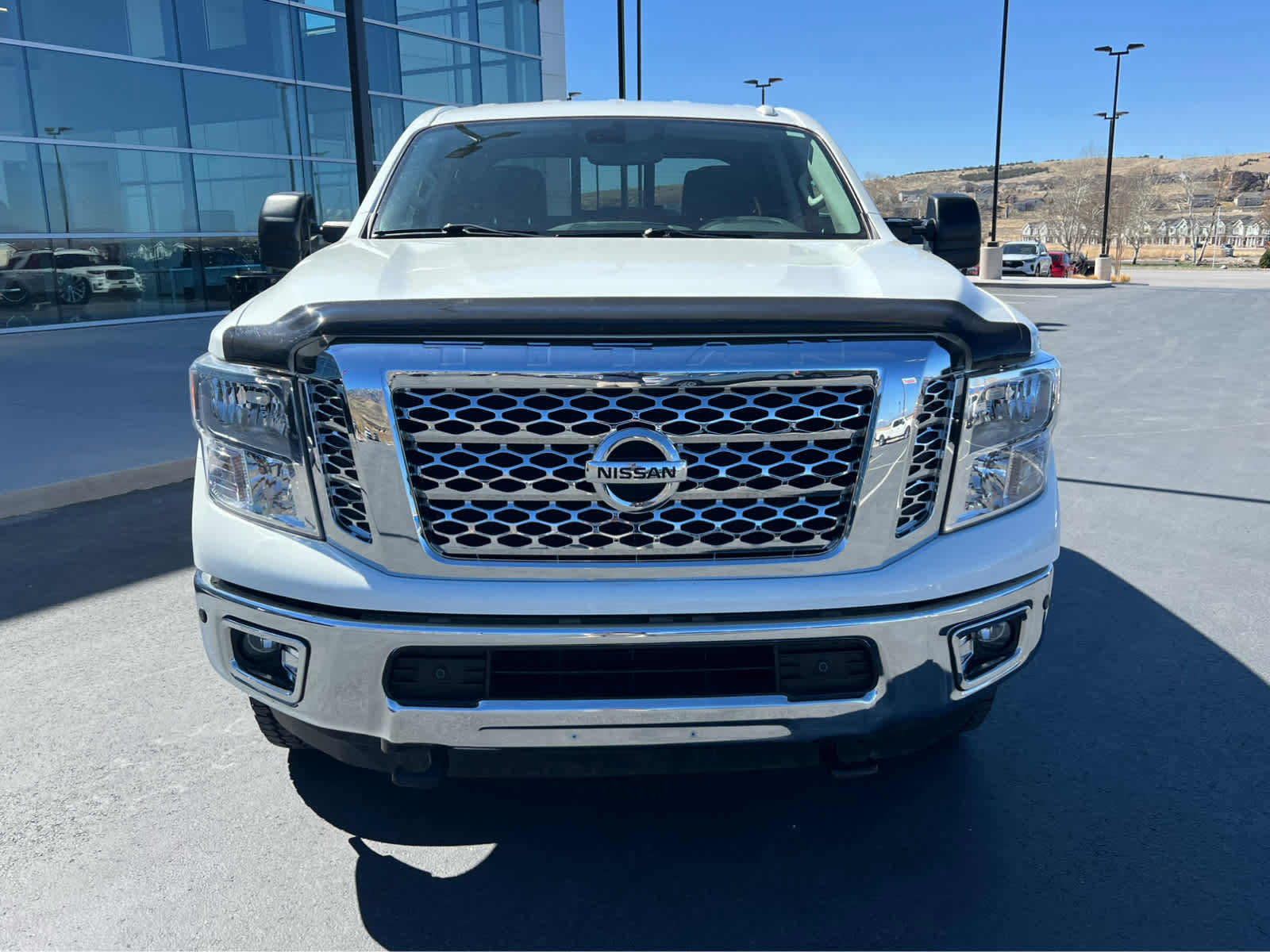 Used 2017 Nissan Titan SV image 3