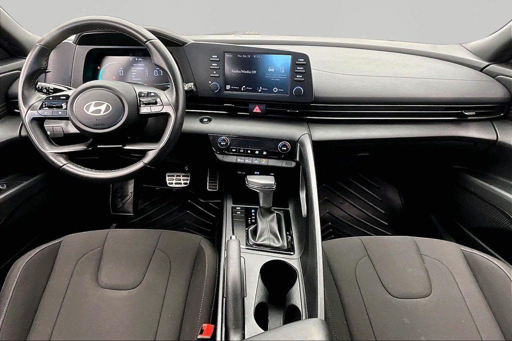 Used 2025 Hyundai Elantra Sport FWD image 16