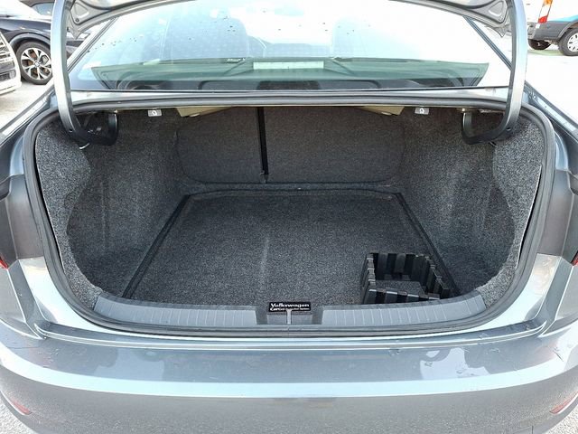 Used 2019 Volkswagen Jetta SEL w/ Cold Weather Package image 31