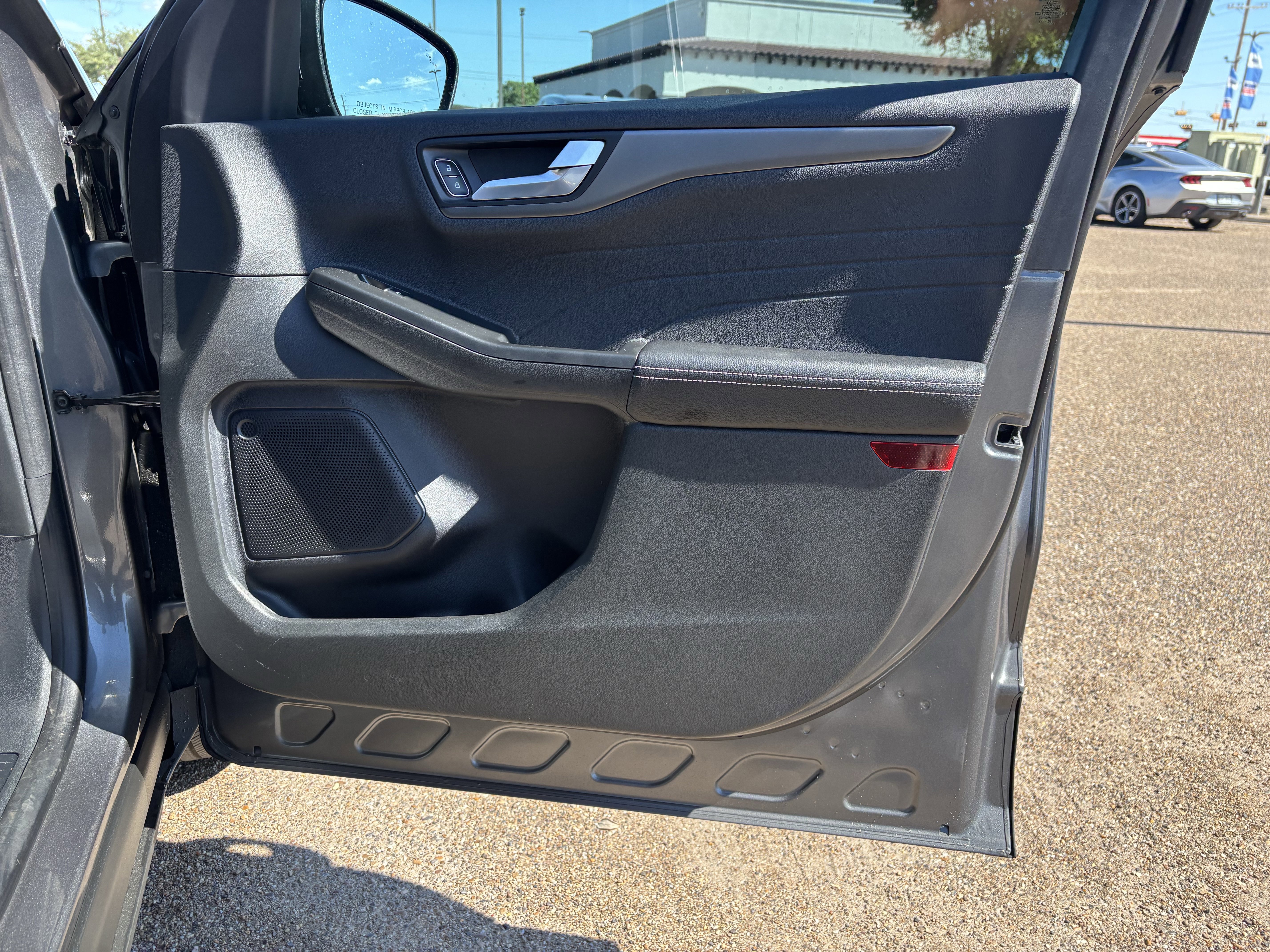 Certified 2023 Ford Escape SE image 24