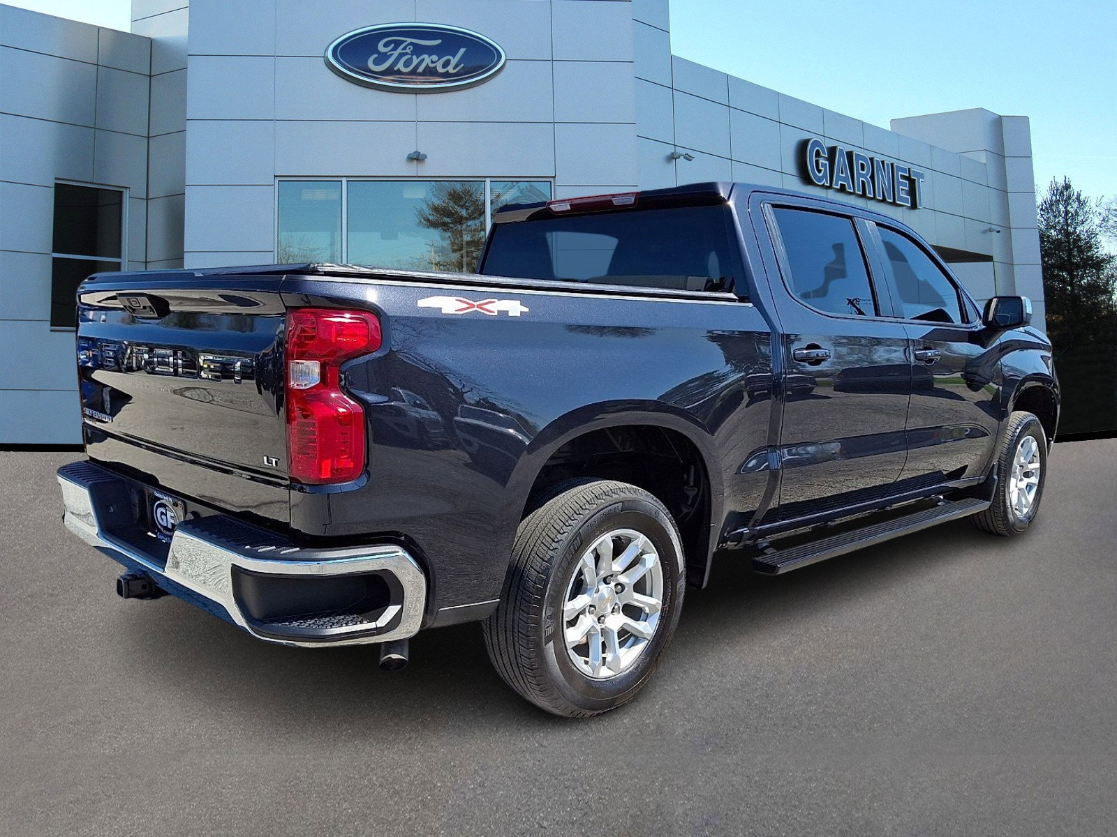 Used 2024 Chevrolet Silverado 1500 LT image 4
