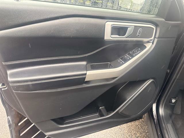 Certified 2022 Ford Explorer XLT w/ Equipment Group 202A image 15