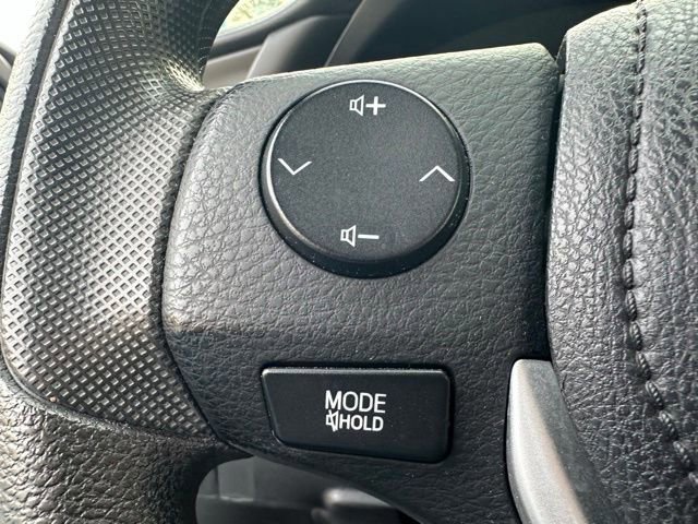 Used 2017 Toyota Corolla LE image 18